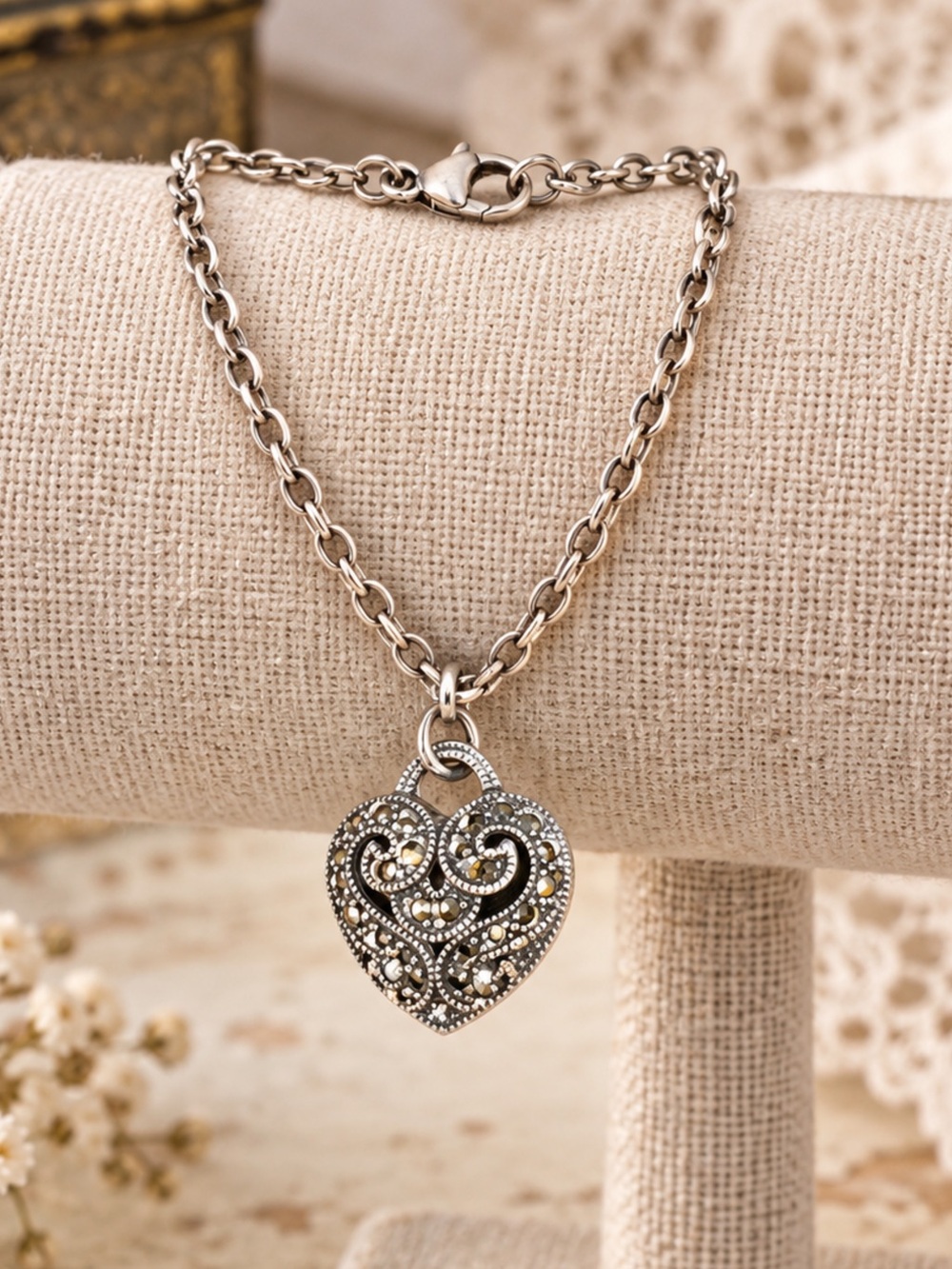 Bracelet Vintage Sterling Silver Rolo Chain with Intricate Filigree Heart Charm